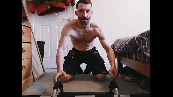 English bull heavy d doing push ups. sfw