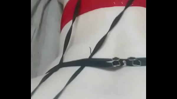 Me corre el hilo y me la mete despacito