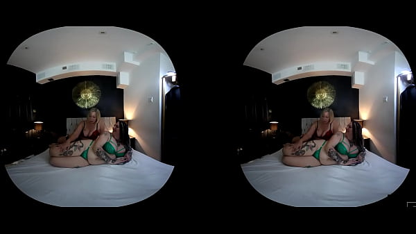 CUCK HUBBY GETS FRONT ROW SEAT